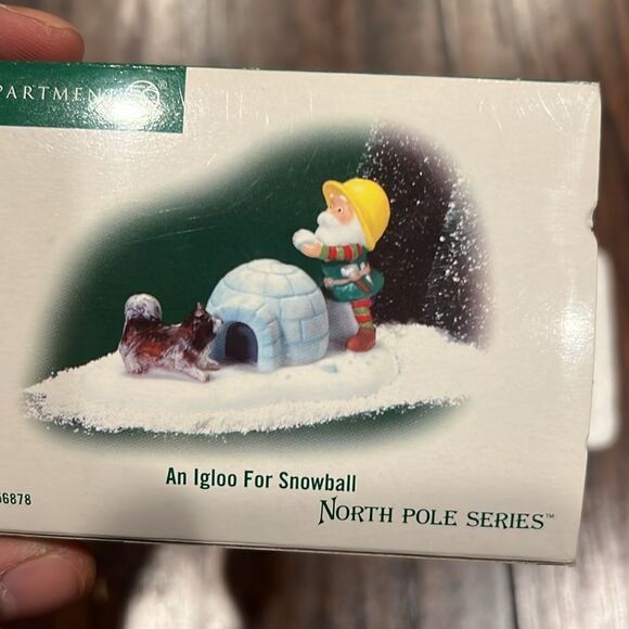 DEPT 56 AN IGLOO FOR SNOWBALL 56878 NORTH POLE SNOW VILLAGE new in box - Picture 2 of 7